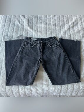 Zara Low-Rise Black Raw-Hem Straight Jeans Size 4
